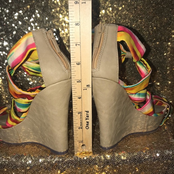 MICHAEL ANTONIO Multi Color Wedged Heels Sz 6.5 - Picture 2 of 8